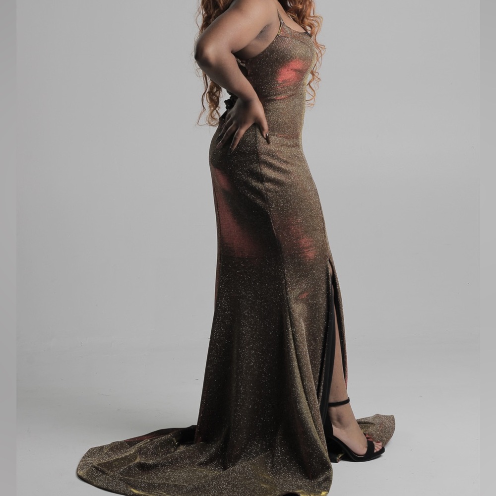 Jessica Angel Gold Prom dress - Picture 2 of 5